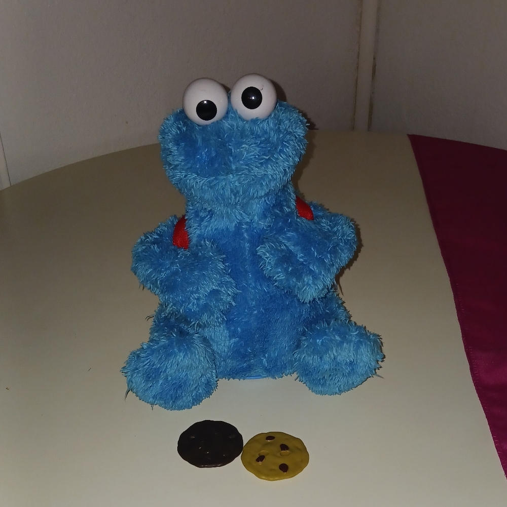 Sesame Street Count 'n Crunch Cookie Monster Toy